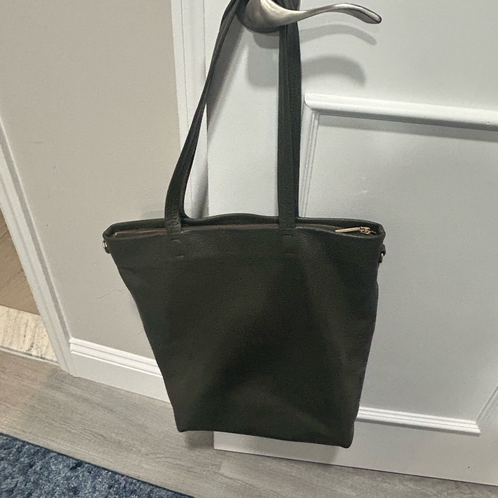 Cuyana Tall easy zipper tote in dark Olive